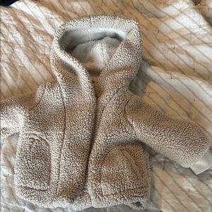 24 M Sherpa Hooded Jacket